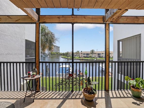 1100 SE 5th Ct 24, Pompano Beach FL 33060