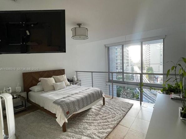 1050 Brickell Ave 410, Miami FL 33131