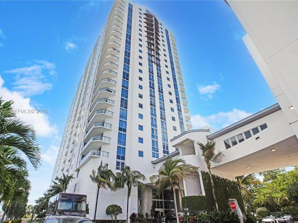 17111 Biscayne Blvd 2008, North Miami Beach FL 33160