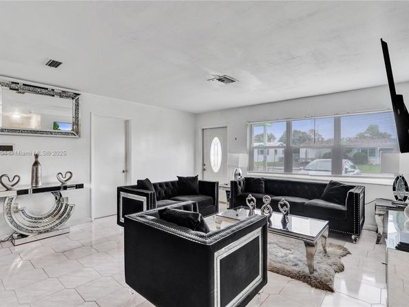 320 N 71st Ave, Hollywood FL 33024