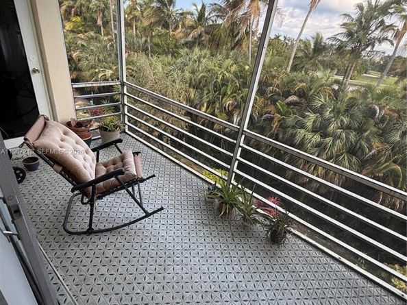 700 NE 14th Ave 409, Hallandale Beach FL 33009