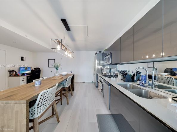 31 SE 6th St 2506, Miami FL 33131