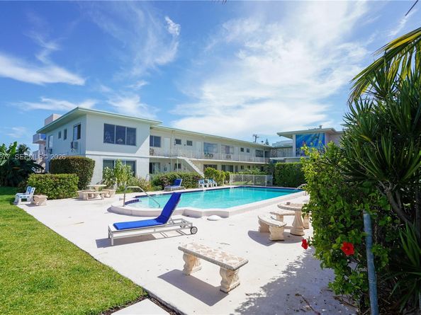 2250 Bay Dr 4, Miami Beach FL 33141