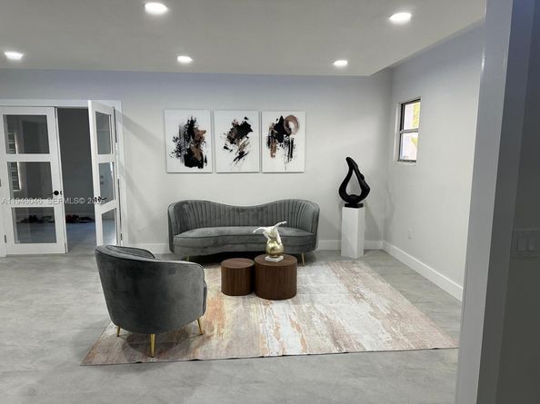 91 Glen Royal Pkwy, Miami FL 33125