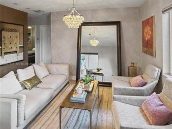 1423 Holly Heights Dr