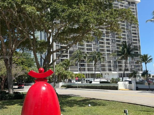 1901 Brickell Ave B2310, Miami FL 33129