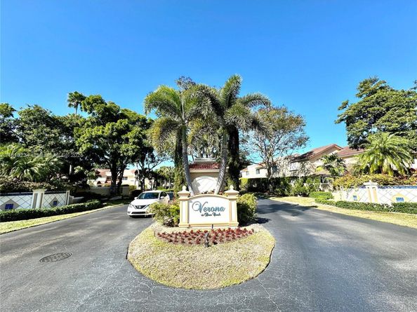 3490 Deer Creek Palladian Cir, Deerfield Beach FL 33442