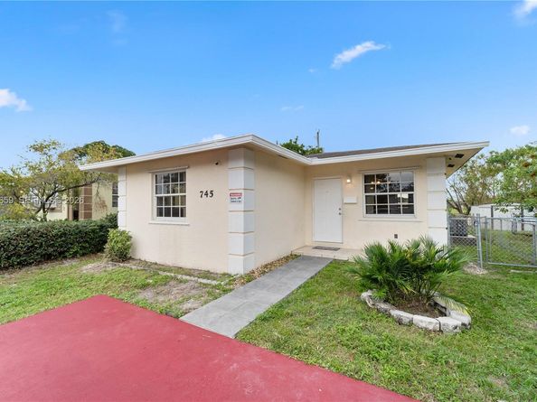 745 NW 3rd Ct, Hallandale Beach FL 33009