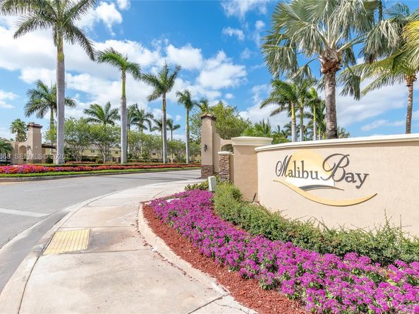 1212 NE 32nd Ter, Homestead FL 33033