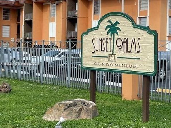 9417 SW 76th St X15, Miami FL 33173