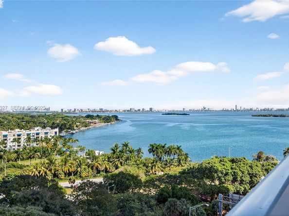 601 NE 36th St 1101, Miami FL 33137