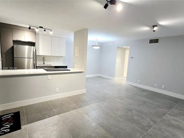 1811 Jefferson St 202, Hollywood FL 33020