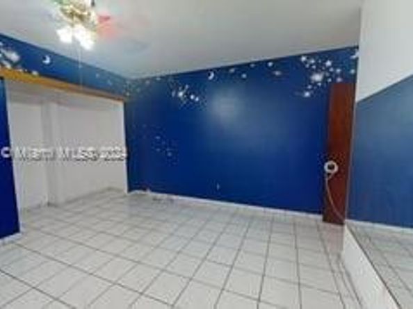 Undisclosed Address #A11705138, Miami FL 33125