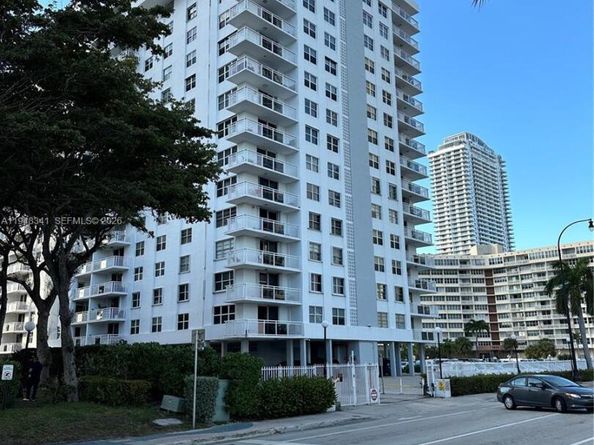 1849 S Ocean Dr 203, Hallandale Beach FL 33009