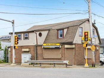 831 North Shore Road