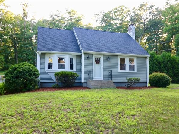 12 Mill St, Hopedale MA 01747