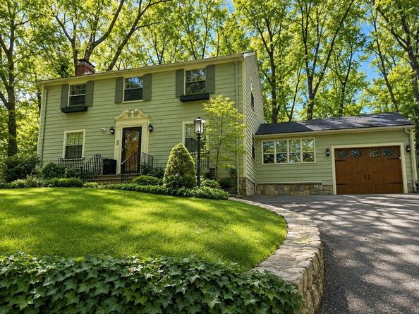 34 Blossomcrest Rd, Lexington MA 02421