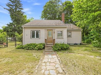 2 Hillwood Ave