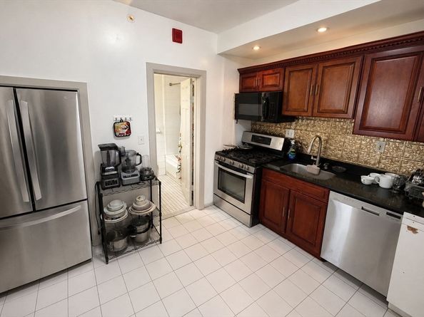 285 Lynn Shore Dr 101, Lynn MA 01902
