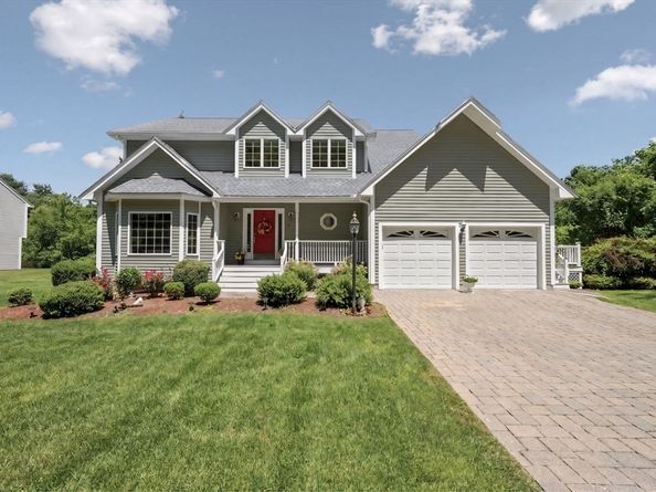 78 Hammersmith Dr, Saugus MA 01906