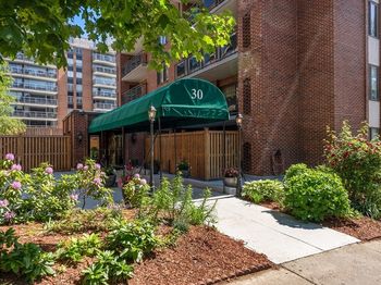 30 Stearns Rd