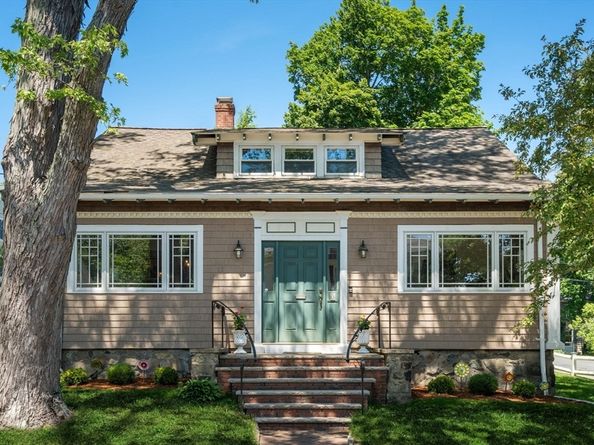 3 Chase Ave, Lexington MA 02421