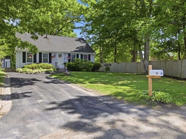64 Dunbar St, Brockton MA 02302
