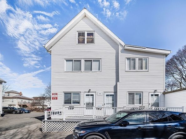 723 Washington St, Newton MA 02458