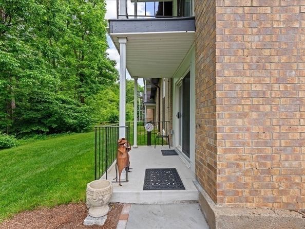23 Shadowbrook Ln 10, Milford MA 01757