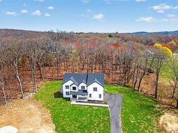 10 Falcon Dr