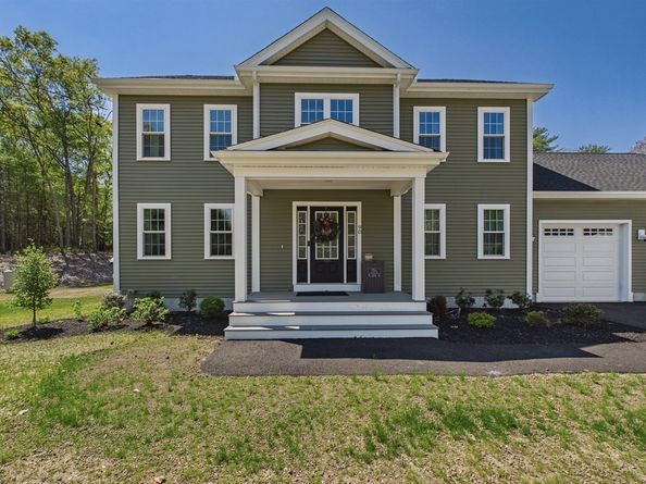 90 Howland Rd, Lakeville MA 02347