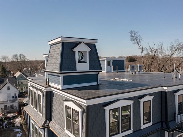 21 Tanglewood Road 4, Boston MA 02124