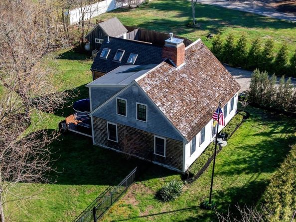 153 Wapping Rd, Kingston MA 02364