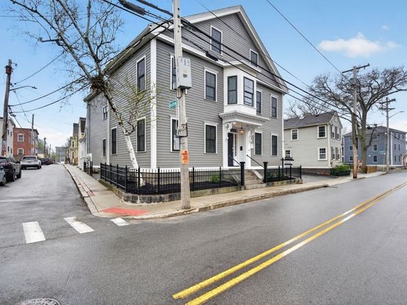 49 Essex St 2R, Salem MA 01970