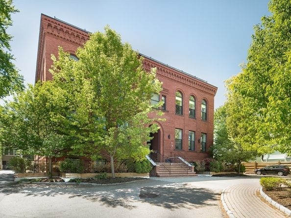 11 Wyman St 2B, Boston MA 02130