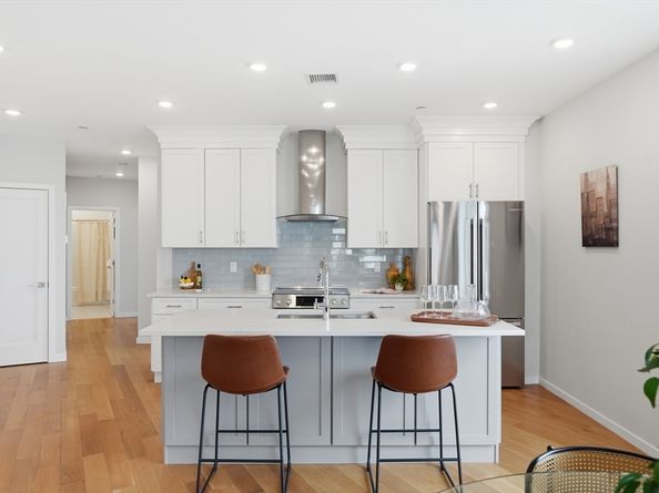 267 Old Colony 506, Boston MA 02127