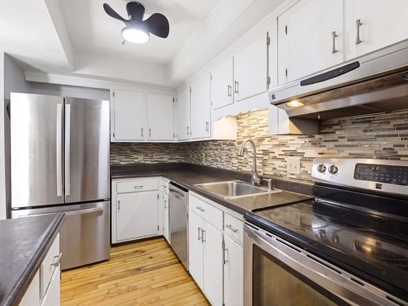 112 Lowell St 11, Peabody MA 01960