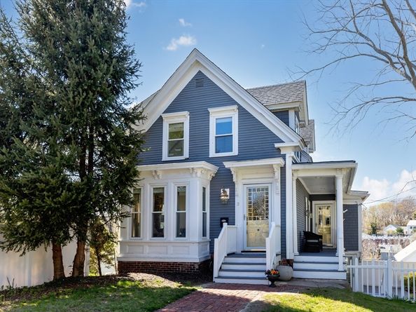 3 Massasoit St, Plymouth MA 02360