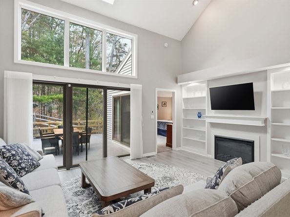 59 Hillside Dr 59, Wayland MA 01778