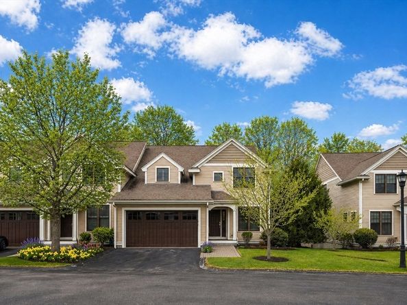 10 Graystone Cir 10, Winchester MA 01890