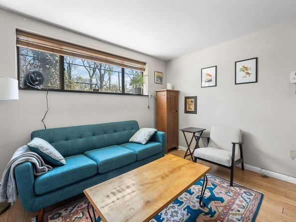 5 Centre St 11, Cambridge MA 02139