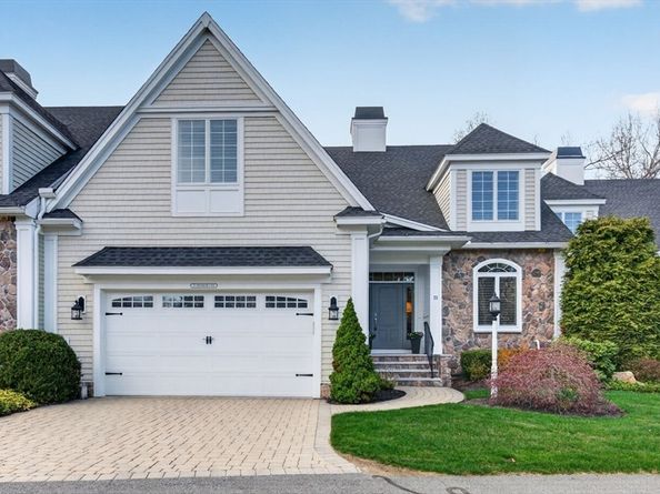 25 Crenshaw Ln 152, Andover MA 01810