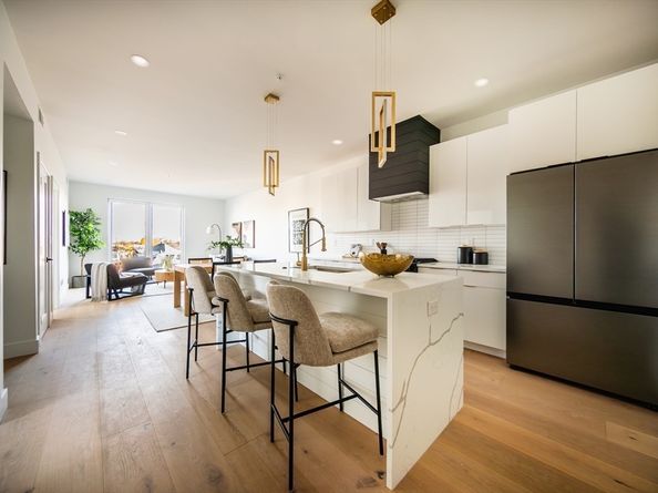 66 Mcgrath 204, Quincy MA 02169