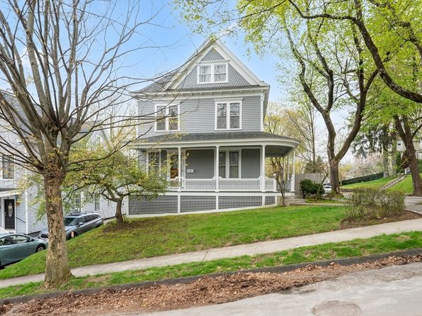 14 Circuit Ave E, Worcester MA 01603