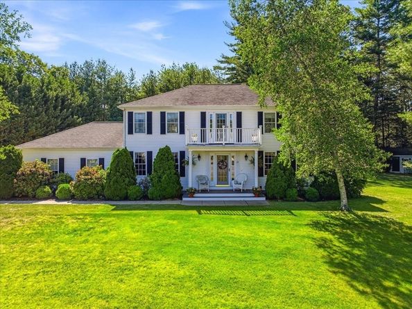 12 Spenser Dr, Halifax MA 02338