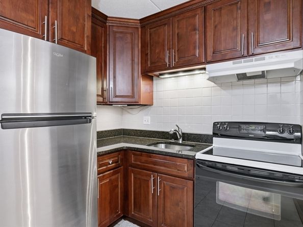 43-51 Albion St B9, Melrose MA 02176