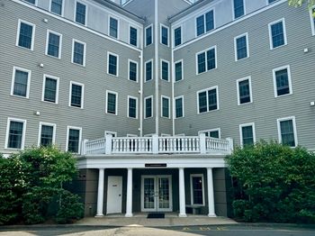 8 Crowninshield St