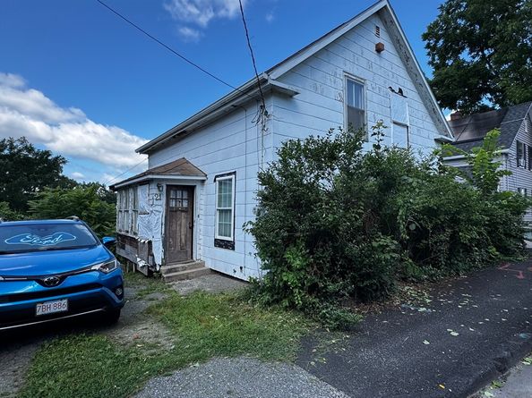 21 Dryden St, Worcester MA 01605