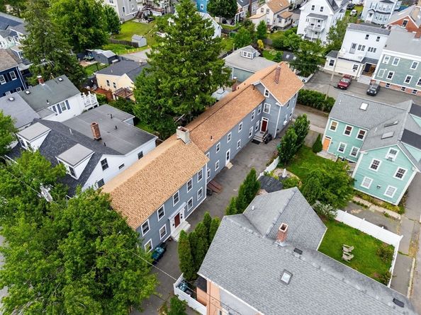 8 Saunders St, Salem MA 01970
