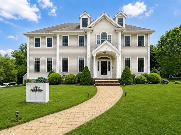 3 Great Acres Dr, Hanover MA 02339